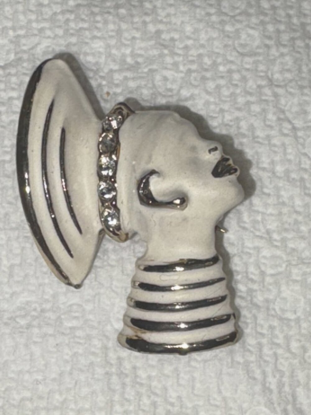 Vintage African-Inspired Enamel & Rhinestone Brooch Pin Elegant Ivory & Gold-Ton